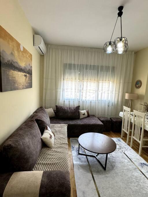 Sol Apartments - 2 Bedrooms Shkoder Exterior photo