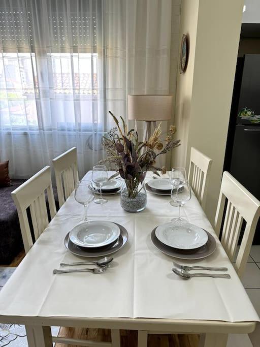 Sol Apartments - 2 Bedrooms Shkoder Exterior photo